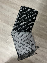 Load image into Gallery viewer, winter scarf
